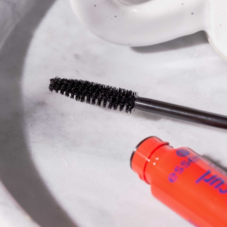 Mascara Dày Và Cong Mi Chống Nước Essence lift & Curl Volumizing